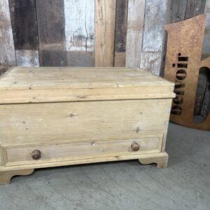 Pine Mule Chest Blanket